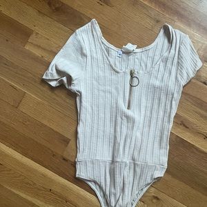 Lykke Wullf 70s Short Sleeve Zip Bodysuit